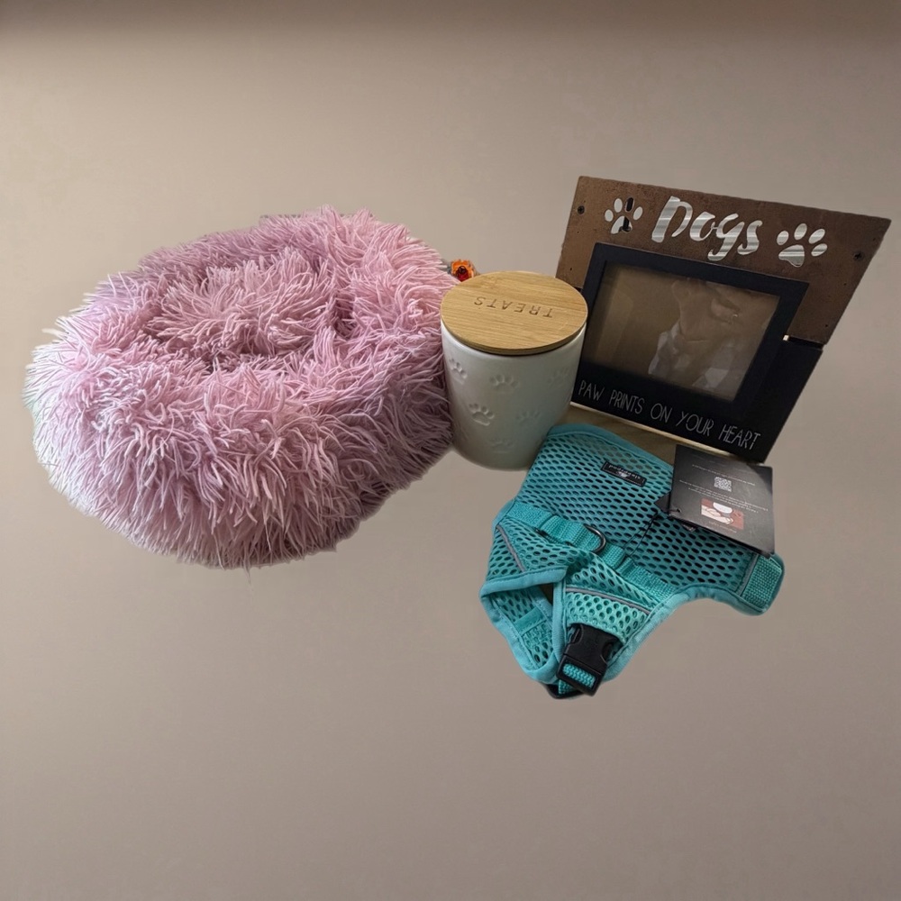 New Puppy Bundle – Small Dog Cozy Bed & Starter‎ Accessories